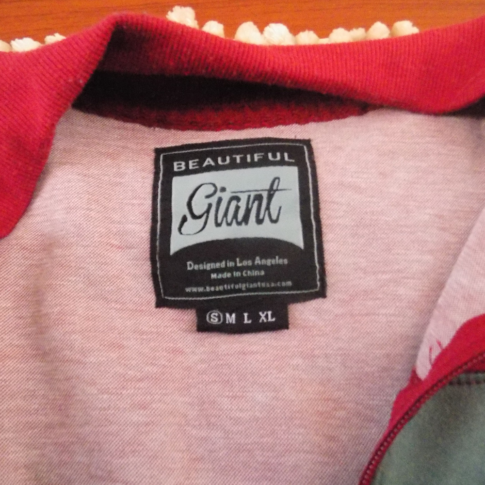 Beautiful Giant Zip Up - Picture 2 of 3